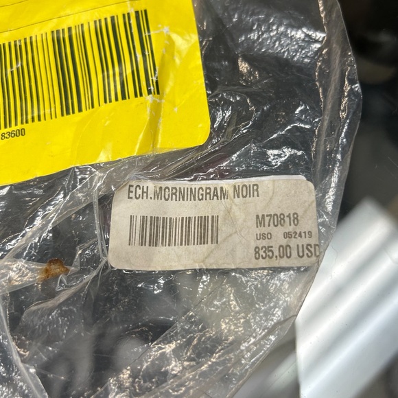 Louis Vuitton Scarf - Picture 4 of 4